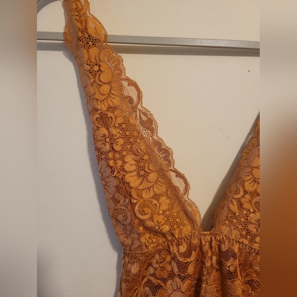 Free People Intimately Hot As Hell Sexy Deep V Lace Lingerie Bodysuit Medium NWT - Picture 6 of 10